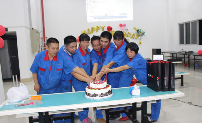 专业空压机厂家世界杯体育官方网站举行员工生日会